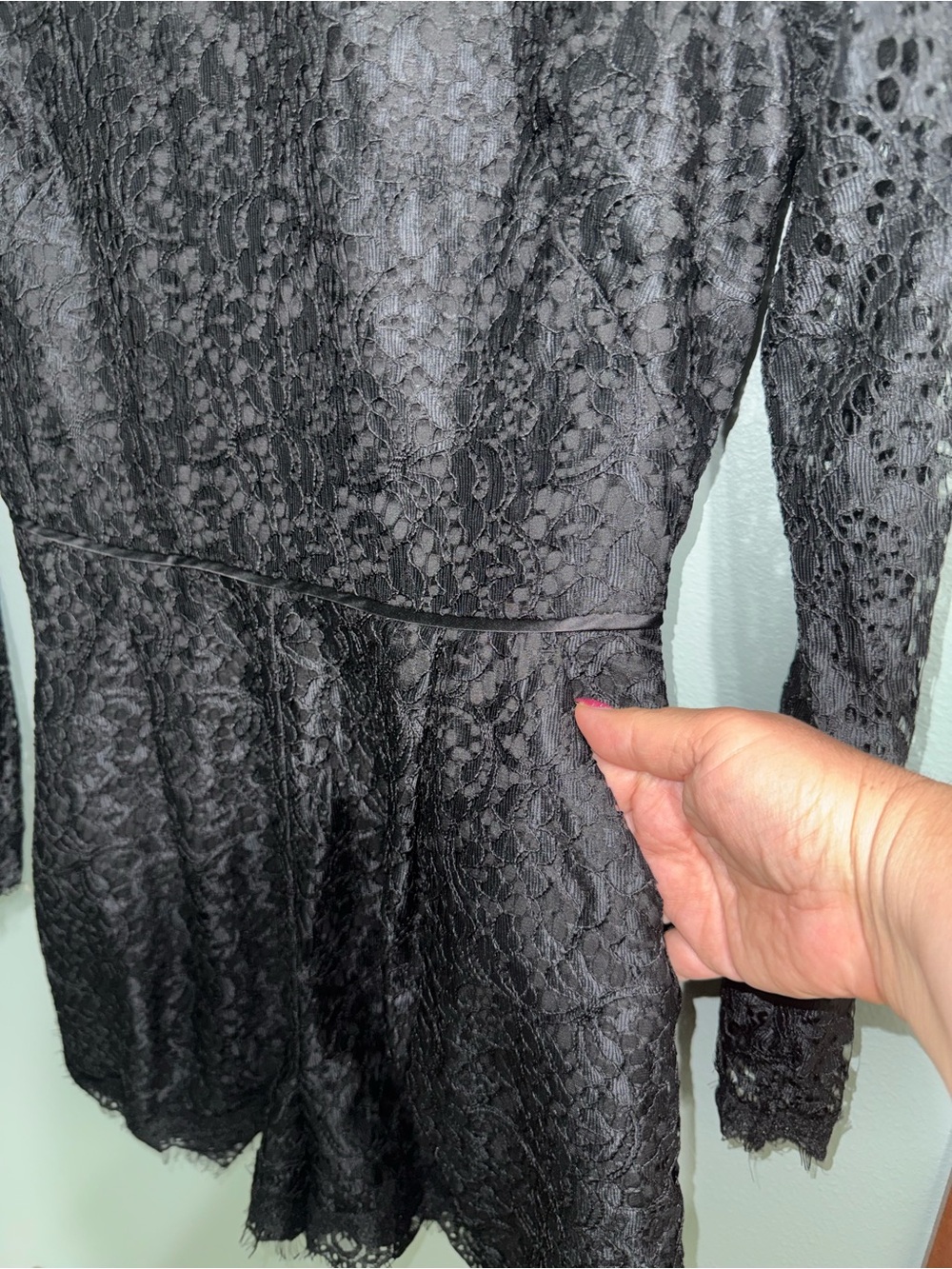 By Anthropologie Long-Sleeve Black Lace Romper with Pockets Size 10 NWT - Picture 6 of 15